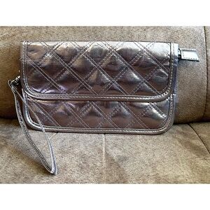 Metallic Grey Wristlet With Quilted Puffed Out Pattern